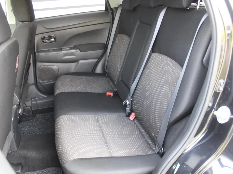 Mitsubishi ASX 1.6 Cleartec Invite+ | 18' LM | Clima | Cruise | Licht-/regensensor |