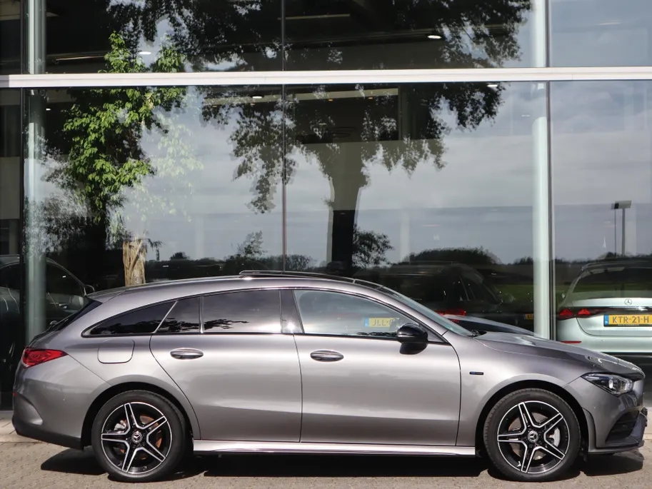 Mercedes-Benz CLA Shooting Brake 250 e Premium l Panoramadak l Stoelverwarming l Achteruitrij camera