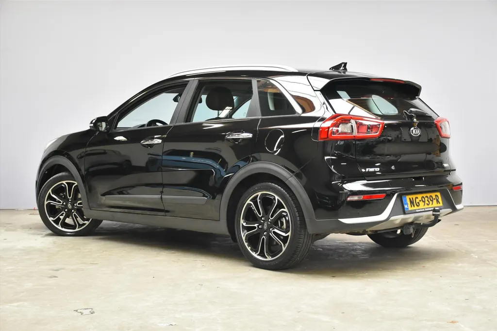 Kia Niro 1.6 GDi Hybrid 141pk DCT6 First Edition Navi | Camera | PDC | Cruise | Trekhaak | LMV