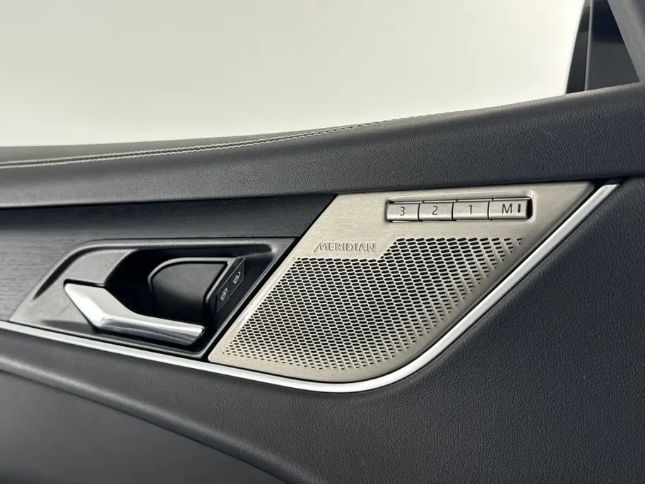 Jaguar F-PACE 2.0 P400e R-Dynamic HSE Black Pack | Panoramadak | Massagestoelen + Ventilatie | Head-Up Display