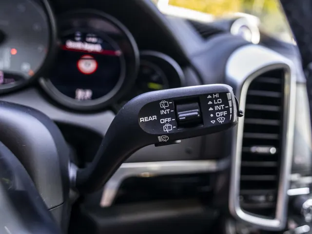 Porsche Cayenne 3.0 S E-Hybrid Platinum Edition NL Auto!