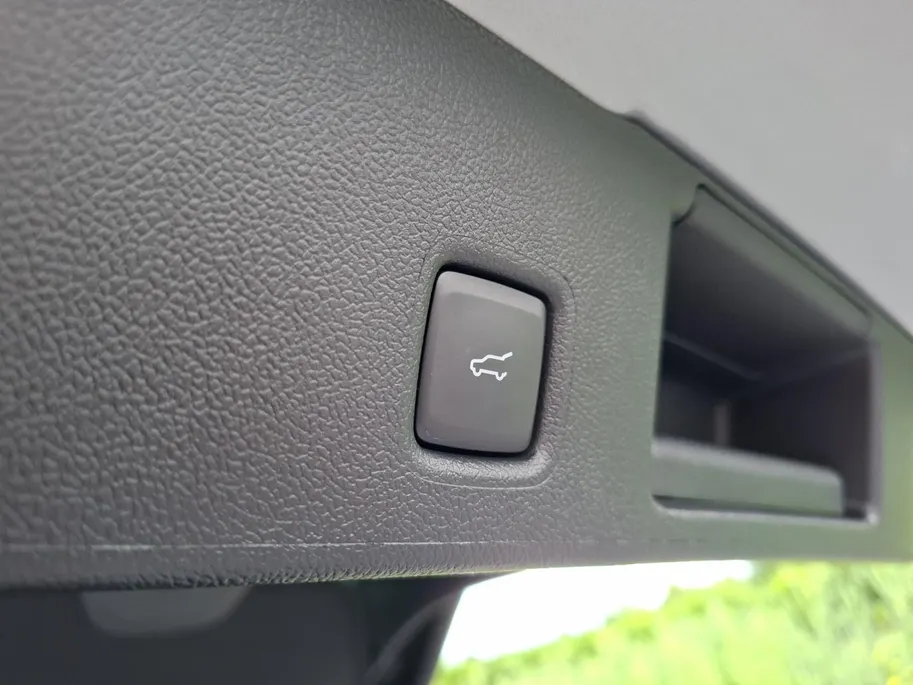 Ford Kuga 2.5 PHEV BlueCruise Edition | 20' Lichtmetaal | Panoramadak | El. Trekhaak | Premium Connectivity | 360Camera | Adaptive Cruisecontrol | Winterpack | El. Achterklep | Matrix Ledkoplampen | Nieuw op voorraad! |
