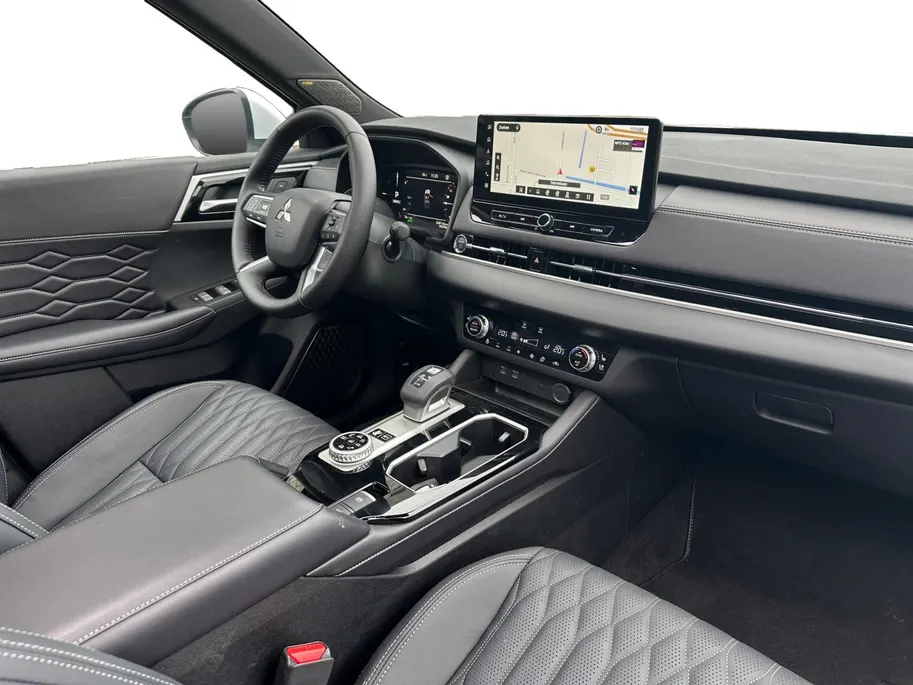 Mitsubishi Outlander 2.4 PHEV Instyle | Pano | Stoel Verkoeling | ACC |