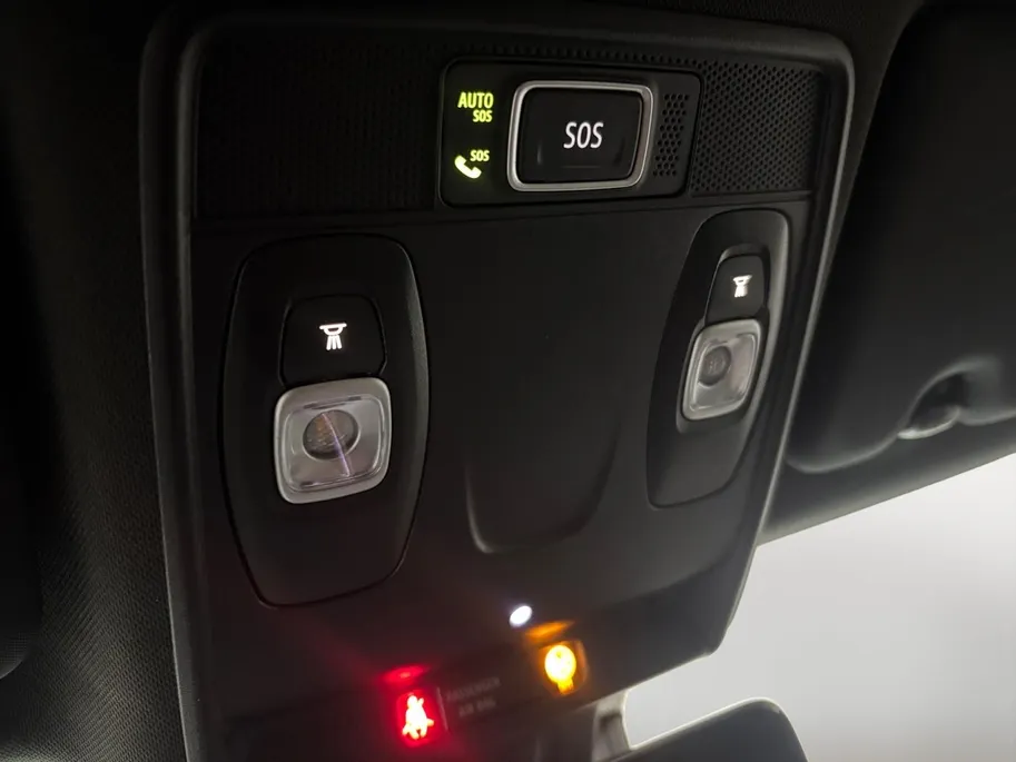 Renault Clio 1.0 TCe Initiale Paris NAVI AIRCO 360CAMERA BOSE SPEAKERS STOELVERWARMING LEER CRUISE CONTROLE APPLE CARPLAY ANDROID AUTO LM VELGEN DE ALLERMOOISE UITVOERING