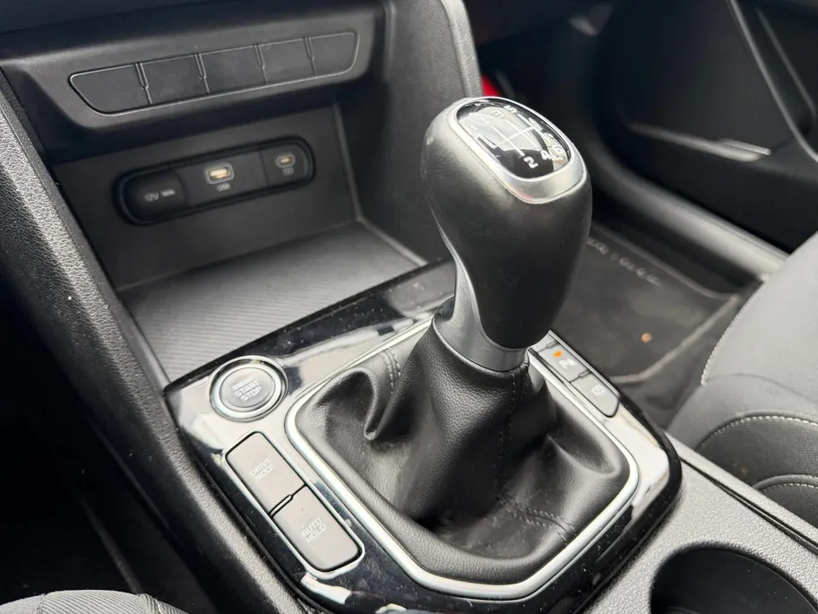 Kia Sportage 1.6 T-GDi MHEV DynamicLine | Navigatie | Climate control | Parkeer camera achter | LM-Velgen