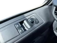 Ford E-Transit Custom 320 L1H1 Trend 71 kWh | Uit Voorraad Leverbaar | 344km WLTP Rijbereik | Achteruitrijcamera | Cruise Control | Parkeersensoren voor en achter | Verwarmbare Stoel en bijrijdersbank | Voorruitverwarming | Apple Carplay & Android Auto