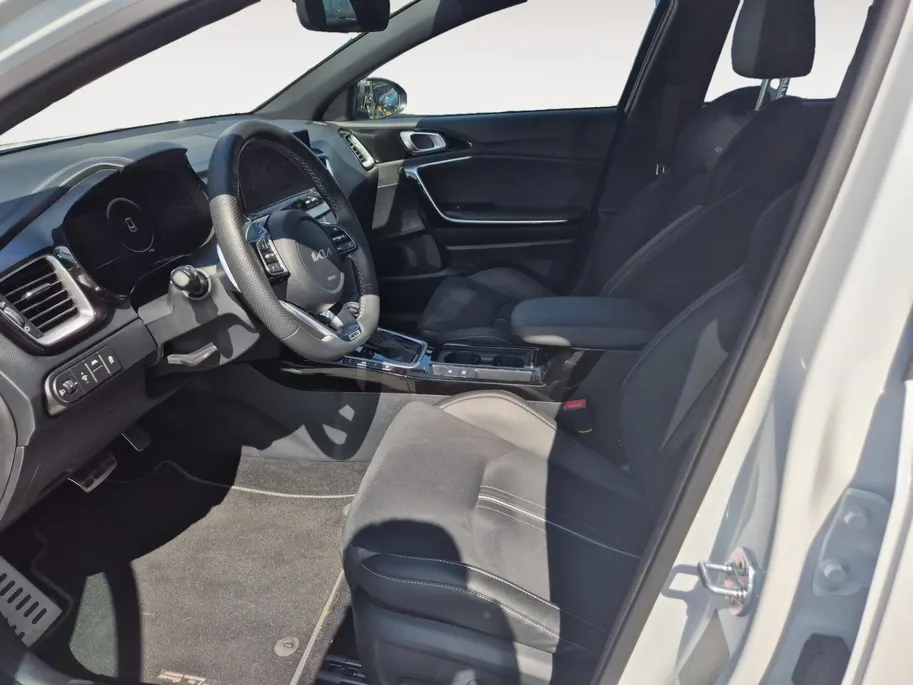 Kia Ceed 1.5 T-GDi GT-PlusLine | Airco | Navi | Camera | Privacy Glass | Panoramadak | AUTOMAAT |
