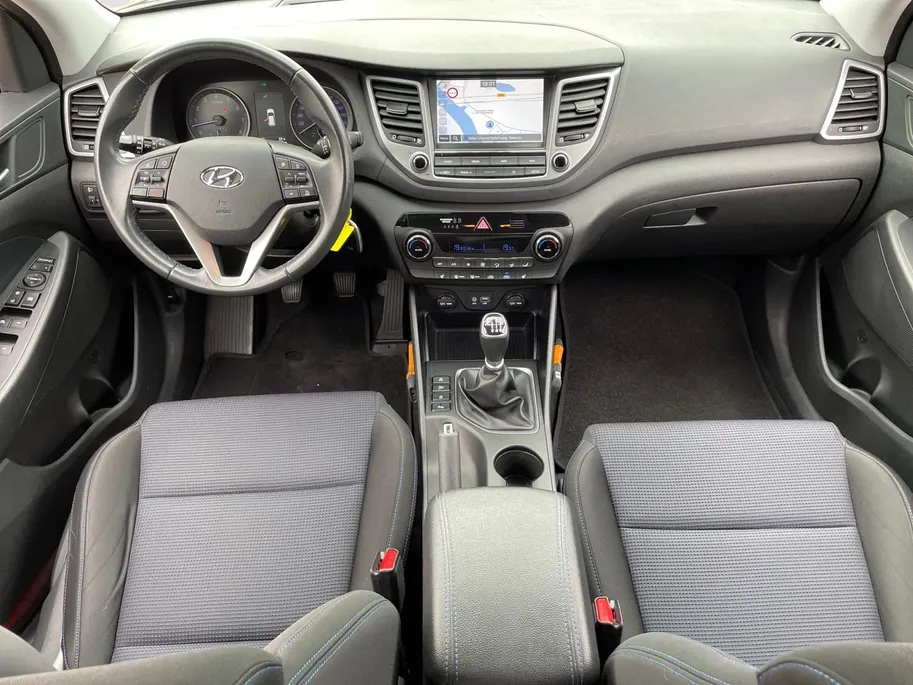 Hyundai Tucson 1.6 GDi Comfort *Navi*Camera*Trekhaak*Dual Climate Control*Cruise Control*Stoelverwarming*LM.Velgen*Zeer nette auto!