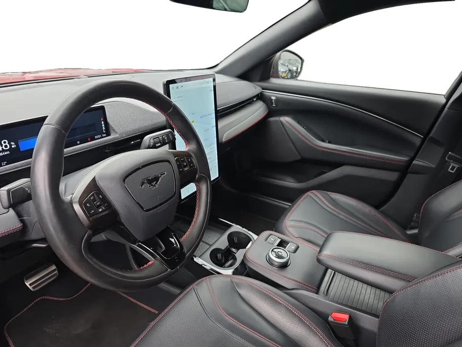 Ford Mustang Mach-E AWD 75 kWh | Dealer onderhouden! | Achteruitrijcamera | Dodehoek detectie | Premium Sound | Lederen bekleding | Memory Seats | Verlengde Fabrieksgarantie! |