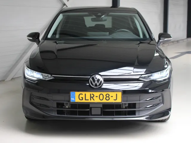 Volkswagen Golf 1.5 TSI Life Edition Apple Carplay | Climate Control | Parkeercamera | 4-seizoenenbanden
