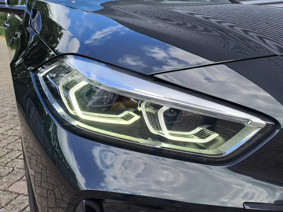 BMW 1 Serie 118i Business Edition M-exterieur pakket | Digitaal cockpit | Navigatie | Cruise | Climate | M-bekleding | M-stuur | Apple Carplay/Android Auto
