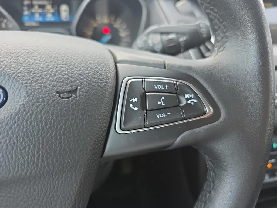 Ford Focus Wagon 1.0 Titanium | Goed onderhouden! | Apple Carplay/Android Auto | Cruise Control | Achteruitrijcamera | Climate Control | Parkeersensoren rondom | 12 maanden garantie! |