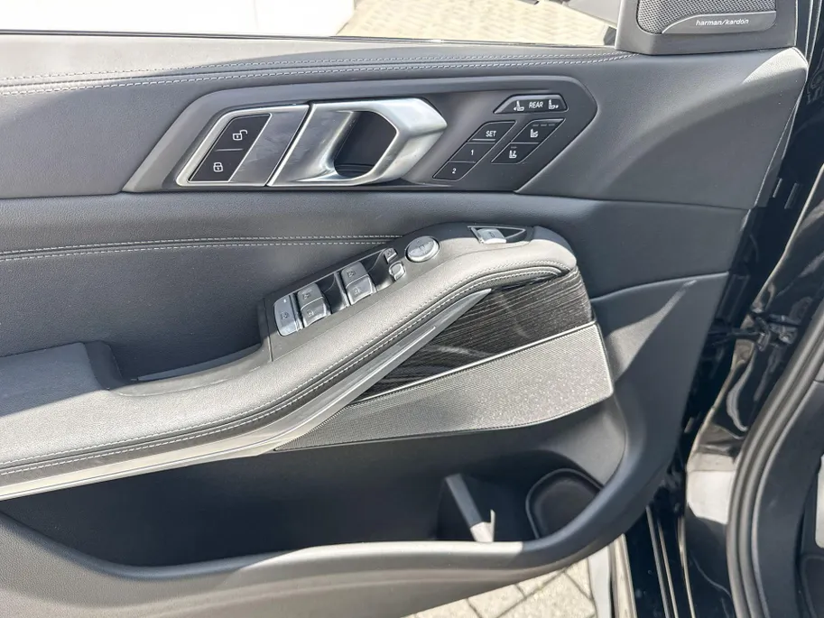 BMW X7 M60i xDrive