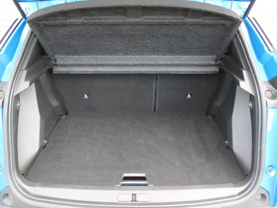 Peugeot 2008 1.2 PureTech 130 Allure | Automaat | Camera | Clima | Cruise | Navi | 17' LM | LED | Apple Carplay/Android Auto |