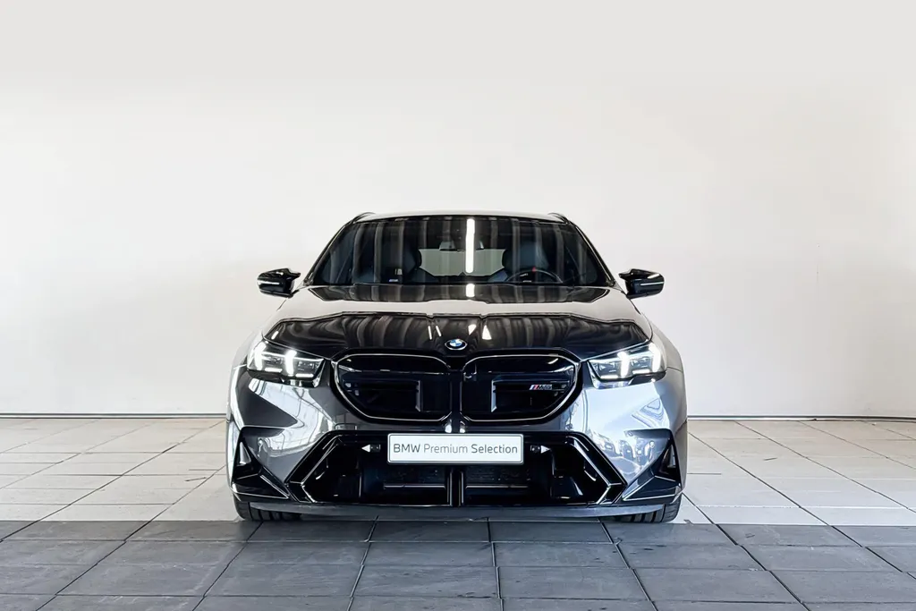 BMW M5 Touring M Drive Professional