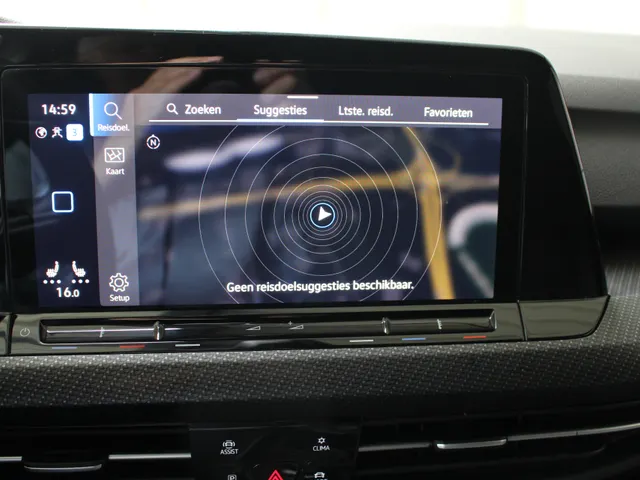 Volkswagen Golf 1.5 eTSI R-Line (2x) DSG | Navigatie | LM '17 | PDC + Camera |  Aut. Airco