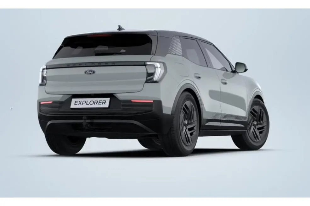 Ford Explorer Collection Extended Range RWD 79 kWh | 3.500,- Ready Set Ford Bonus | 20' Zwarte Velgen | Zwart dak en spiegels | Elektrisch Wegklapbare Trekhaak | Stoel- en Stuurverwarming | El. Achterklep | Memory Functie Bestuurdersstoel | 0,99% rente icm Ford options