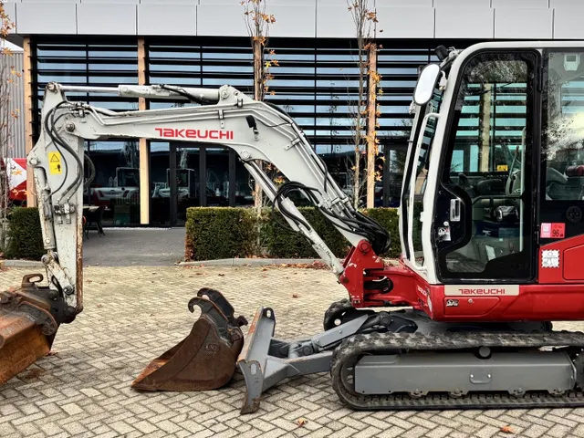 Takeuchi TB235-2