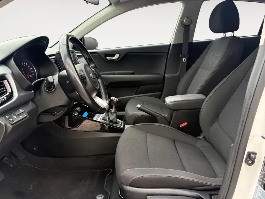 Kia Rio 1.0 TGDI DynamicLine | Navigatie | Airco | Apple Carplay / Android Auto | Achterruitrij Camera | Lichtmetalen Velgen |