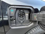Kia EV3 Black Edition 58.3 kWh | NAVI | CAMERA | 19 INCH LMV | CLIMATE & CRUISE CONTROLE | STUUR & STOELVERWARMING | ETC..