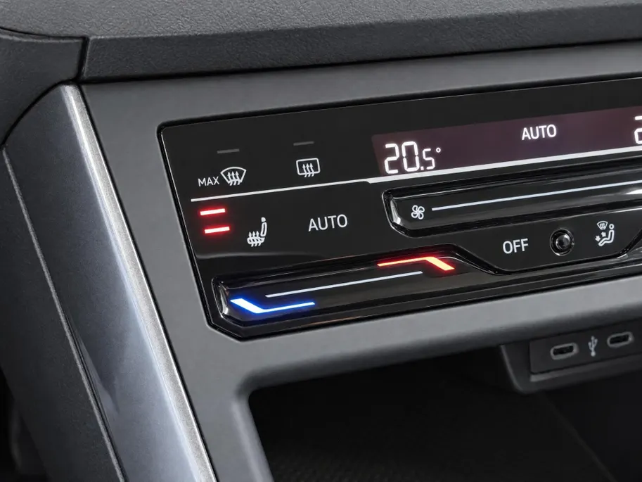 Volkswagen Polo 1.0 TSI 95pk DSG Style · Camera · Stoelverwarming · Apple/Android Car Play · Matrix LED · Digital Cockpit Pro · ACC ·