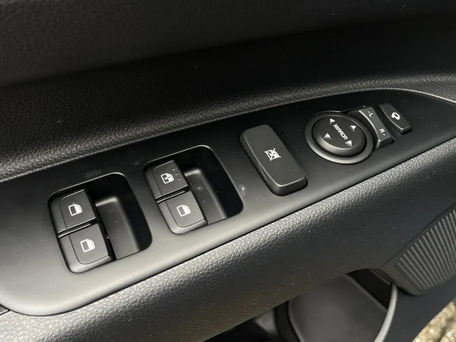 Kia Stonic 1.0 T-GDi MHEV ExecutiveLine | NU MET €1.000 inruilpremie! | Dodehoekassistentie | Stoel/stuurverwarming | Apple Carplay