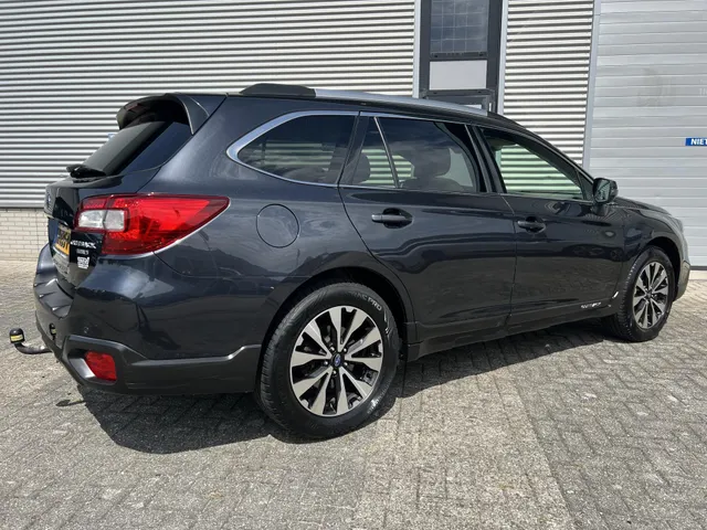 Subaru Outback 2.5i Premium Automaat | All Season Banden | Trekhaak | Elek. Schuif/Kantel Dak | Crème Witte Lederen Bekleding