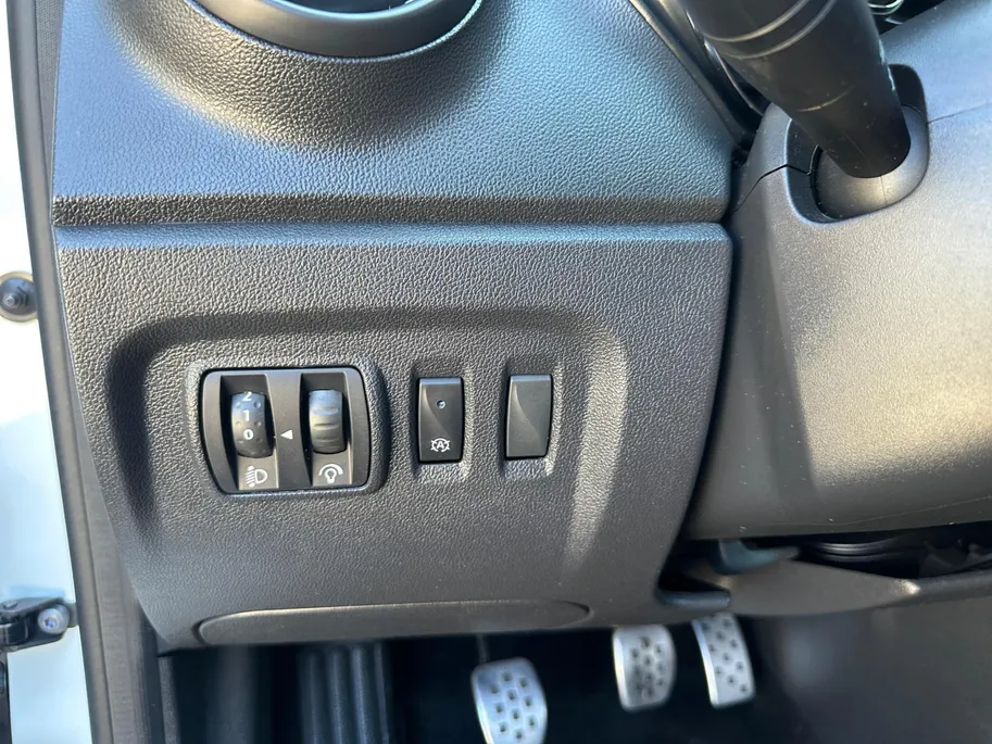 Renault Captur 1.2 TCe Dynamique | Navigatie | Camera | Climate & Cruise Control | Bluetooth | Licht & Regen Sensor | 12 Maanden BOVAG Garantie