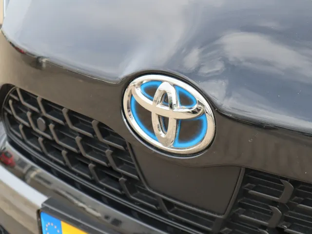 Toyota Yaris Cross 1.5 Hybrid Explore | Stoelverwarming | Parkeersensoren | Carplay