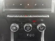 Renault Captur 1.6 E-Tech Hybrid 145 Intens | Automaat | Dealer Onderhouden | Camera | All Season Banden | Climate & Cruise Control | Apple Carplay & Android Auto | 12 Maanden BOVAG Garantie