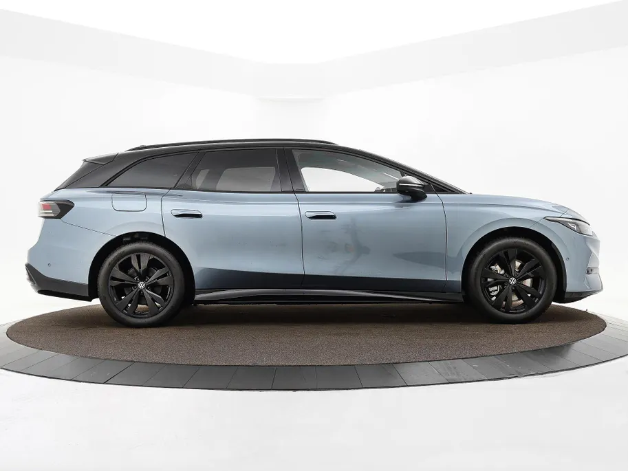 Volkswagen ID.7 Limited Edition 59 kWh accu, 204 PK · Achteruitrijcamera · Draadloze telefoonlader · Sfeerverlichting · Rondomzichtcamera · Voorraad OUTLET · Prijs is inclusief inruilpremie ·