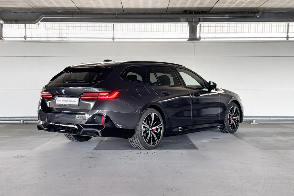 BMW 5 Serie Touring 550e xDrive M-Sport