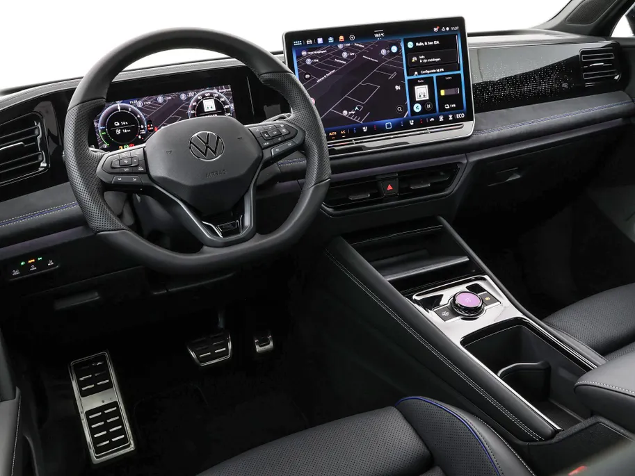 Volkswagen Tiguan R-Line Edition 1.5 eHybrid 204 PK 6 versn. DSG · Black Style Pakket · Panoramaschuif-kanteldak · Comfort Pakket Plus · Interieur Style Pakket · Prijs is inclusief inruilpremie ·