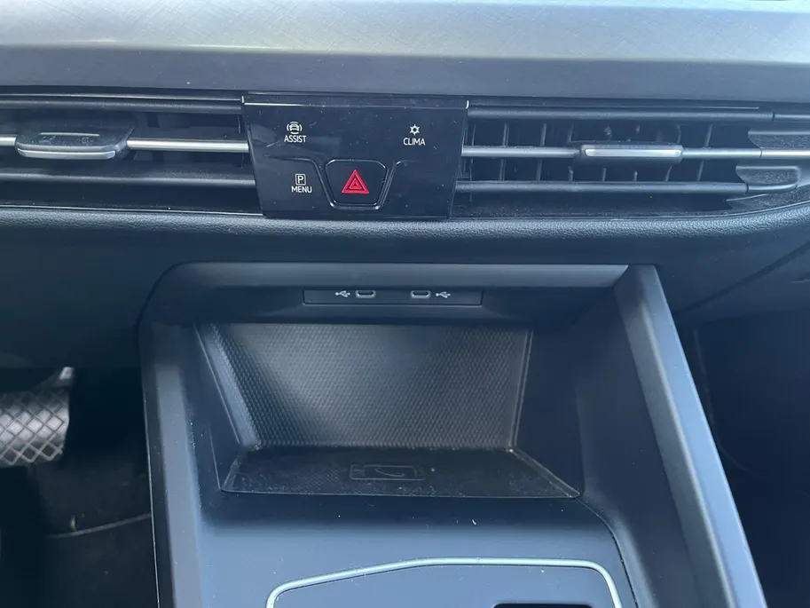 Volkswagen Golf Variant 1.0 eTSI Life Business LED | CarPlay | Parkeersens. | Adapt. cruise control | Digitaal cockpit | Etc.