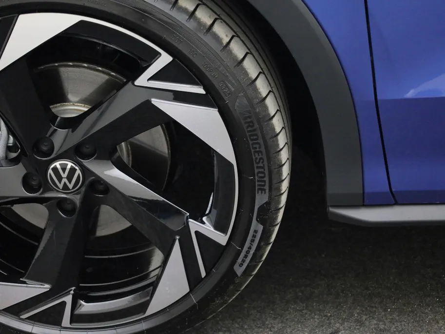 Volkswagen T-Roc 1.5eTsi/150PK R Line First Edition Black Style DSG · Navigatie · 360°Camera + Parkeersensoren · Stoel- & stuurverwarming · Garantie t/m 28-11-2027 · EXTRA INRUILKORTING