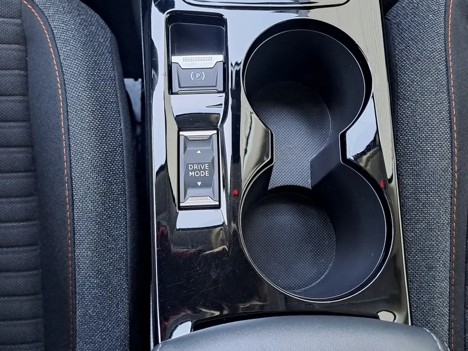 Peugeot e-208 EV Active Pack 50 kWh | Cruise control | Navigatiesysteem | Keyless start | DAB | LM Velgen | 100% Elektrisch | SOH 95,6 %