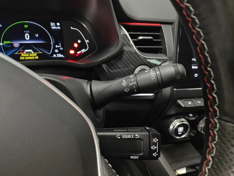 Renault Arkana 1.6 E-Tech Hybrid 145 R.S. Line | CarPlay/Android Auto | Camera | Navigatie | Adaptive Cruise | Climate Control | Keyless Entry | Sportieve R.S. Line