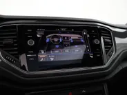 Volkswagen T-Roc 1.5 TSI 150pk DSG Sport · Panoramadak · Camera · Stoelverwarming · Elek. Achterklep · ACC · Dodehoeksensor ·