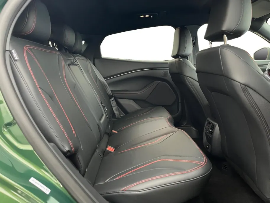 Ford Mustang Mach-E Extended Premium RWD 88 kWh | Op Voorraad | Snel Rijden | Financiering vanaf 2,99% Rente | Actiekorting tot €5000,- | 602 KM Rijbereik WLTP |