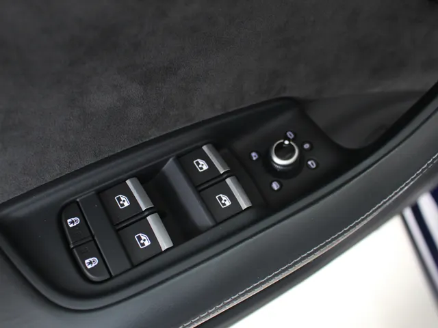 Audi Q7 55 TFSI e quattro Pro Line S Panoramadak | El. Stoelverstelling | PDC+Camera | 20'Velgen