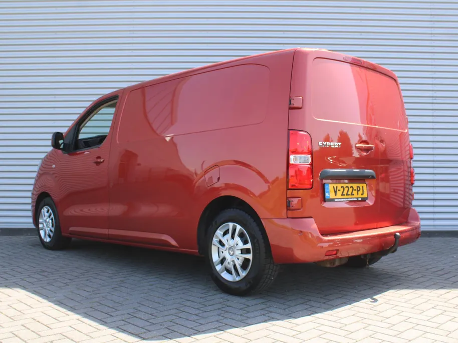 Peugeot Expert 227S 2.0 BlueHDI 180 Premium Pack | Trekhaak | Navi | Camera | Dodehoek detectie | Automaat | PDC | Airco | Cruise | Betimmerd | Betonplex vloer |