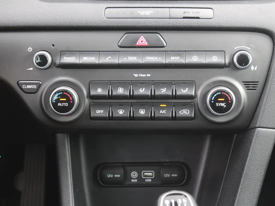 Kia Sportage 1.6 GDI First Edition | Trekhaak | 17' LM | Clima | Cruise | Navi | Camera | Parkeersensor achter |