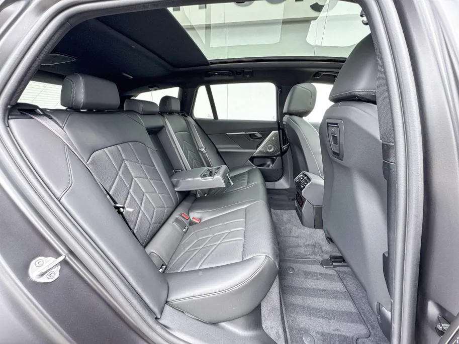 BMW 5 Serie Touring 550e xDrive