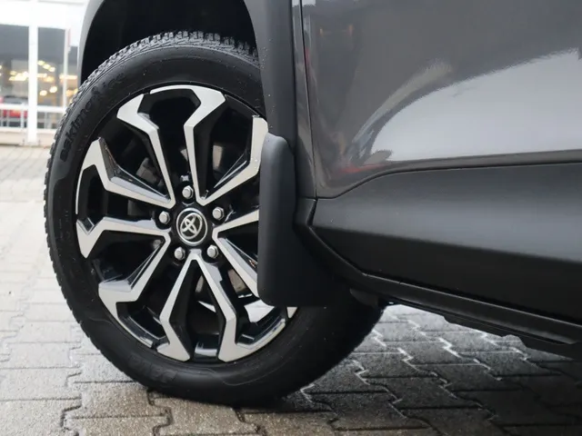Toyota Yaris Cross 1.5 Hybrid Dynamic Trekhaak | Stoel en stuurverwarming | Parkeersensoren