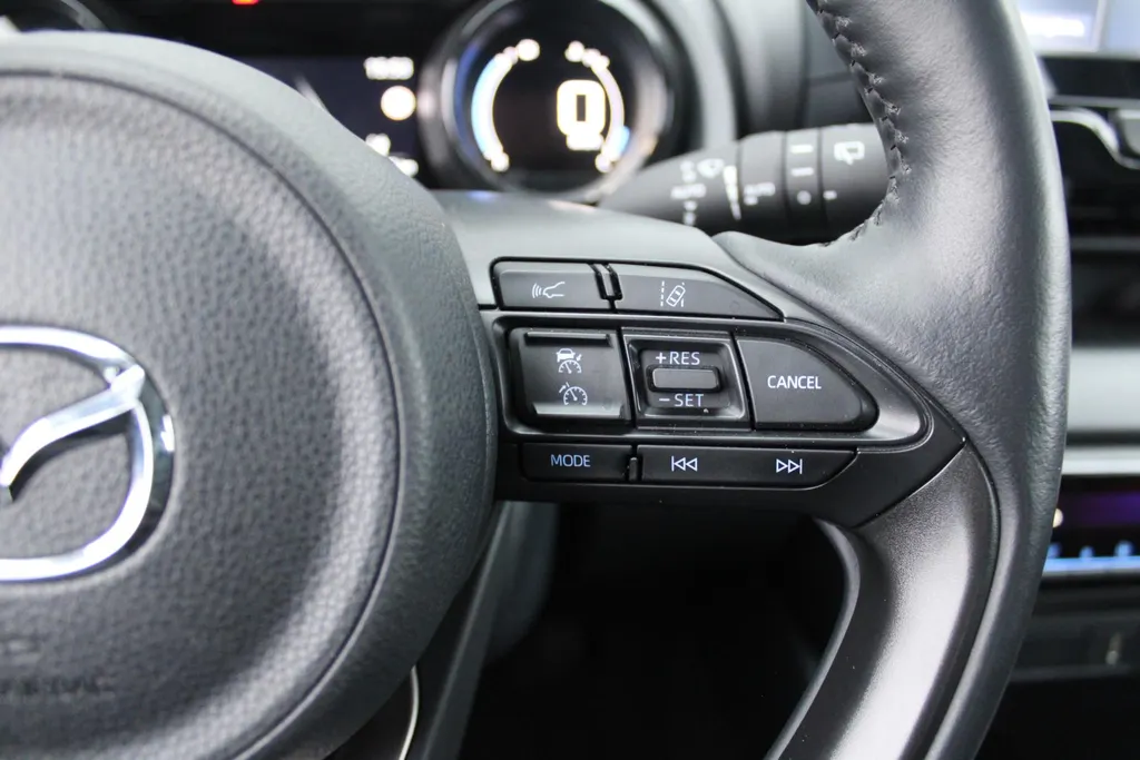 Mazda 2 Hybrid 1.5 Agile Comfort pakket | Airco | Cruise | Apple Carplay | Android Auto | Camera | 15' LM |