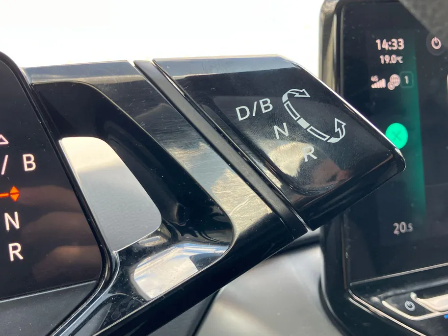 Volkswagen ID.4 Pro 77 kWh 204PK · Panoramadak · Navigatie · Apple Carplay · SOH 94,9%  ·
