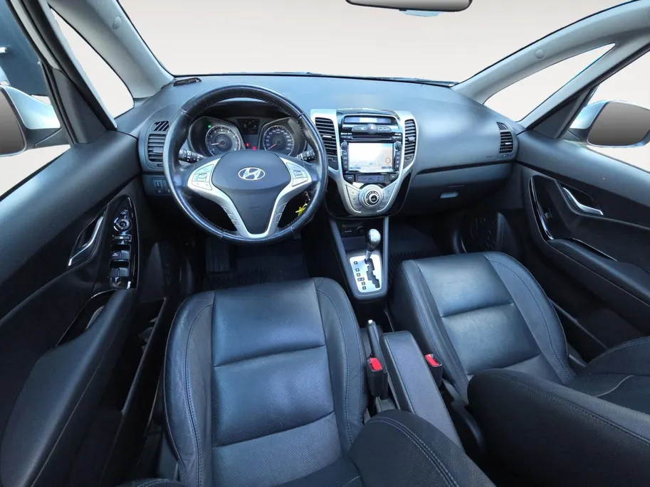 Hyundai ix20 1.6i i-Catcher Automaat | Panorama Dak | Camera | Navigatie | Metallic lak | Bovag garantie | Lage km stand | NAP