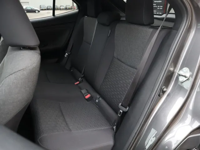 Toyota Yaris Cross 1.5 Hybrid Dynamic Trekhaak | Stoel en stuurverwarming | Parkeersensoren