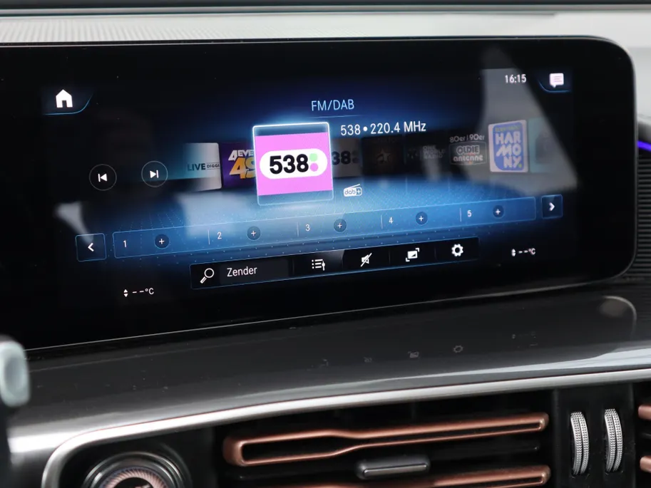 Mercedes-Benz EQC 400 4MATIC Business Solution AMG 80 kWh l 360 camera l Panoramadak l Keyless entry
