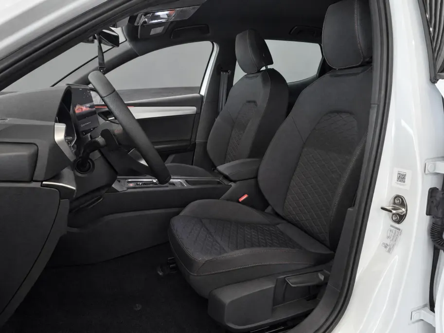 SEAT Leon FR Business 1.5 TSI eHybrid 150 kW / 204 PK Hatchb | 18 Inch | Matrix LED | Trekhaak | 5000,- HERWAARDERING!!!